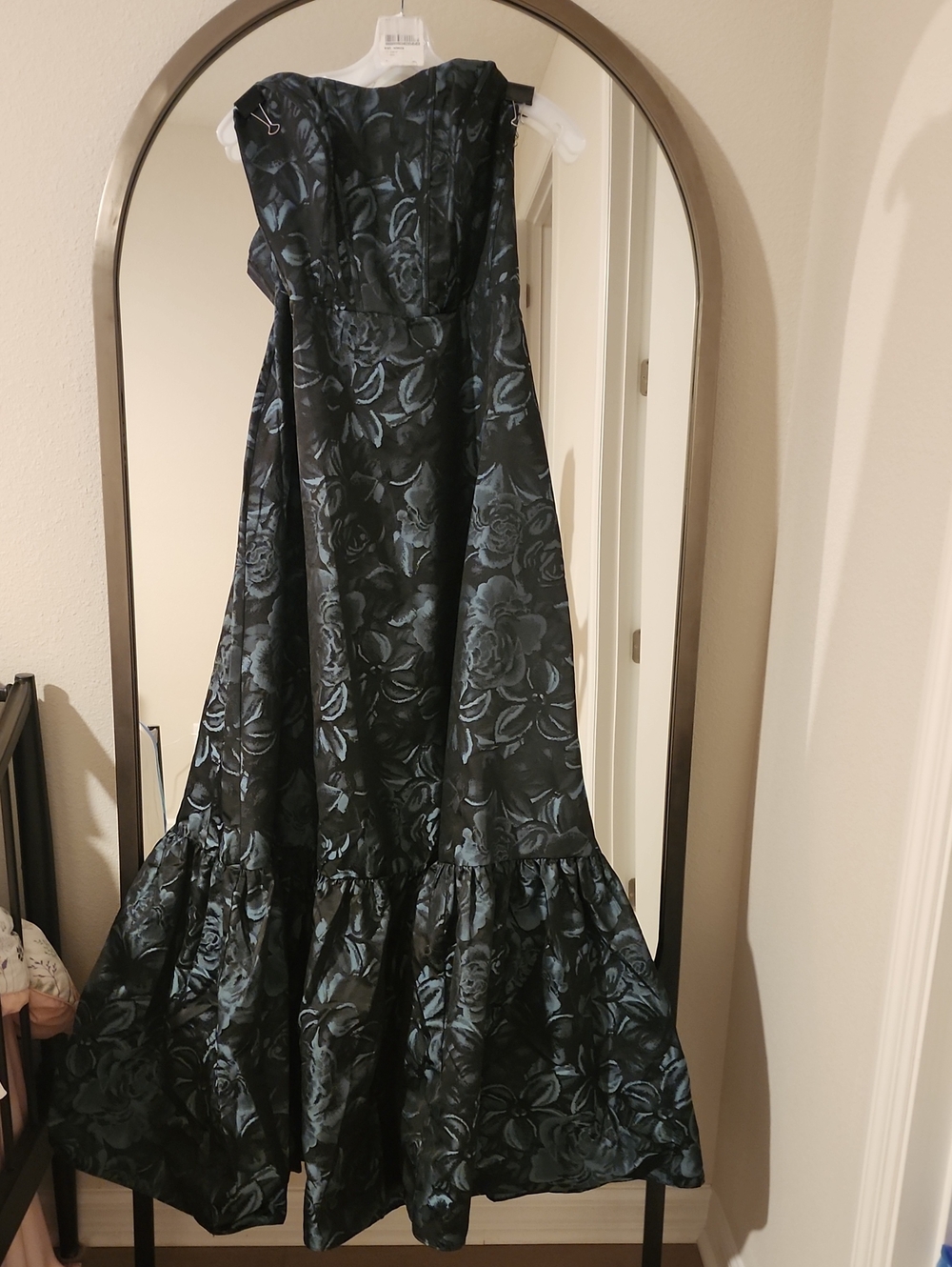 Elegant Black and Teal Floral Strapless Evening Dress NWT Size 16